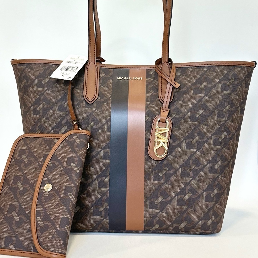 Michael Kors Tote Bag - Picture 3 of 16